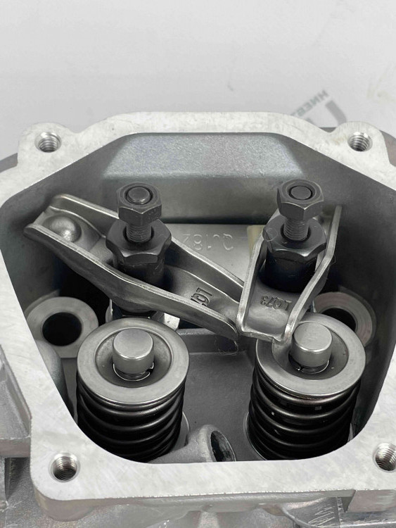 Головка цилиндра I в сборе левая 2V78F-2V78F-2A Lifan