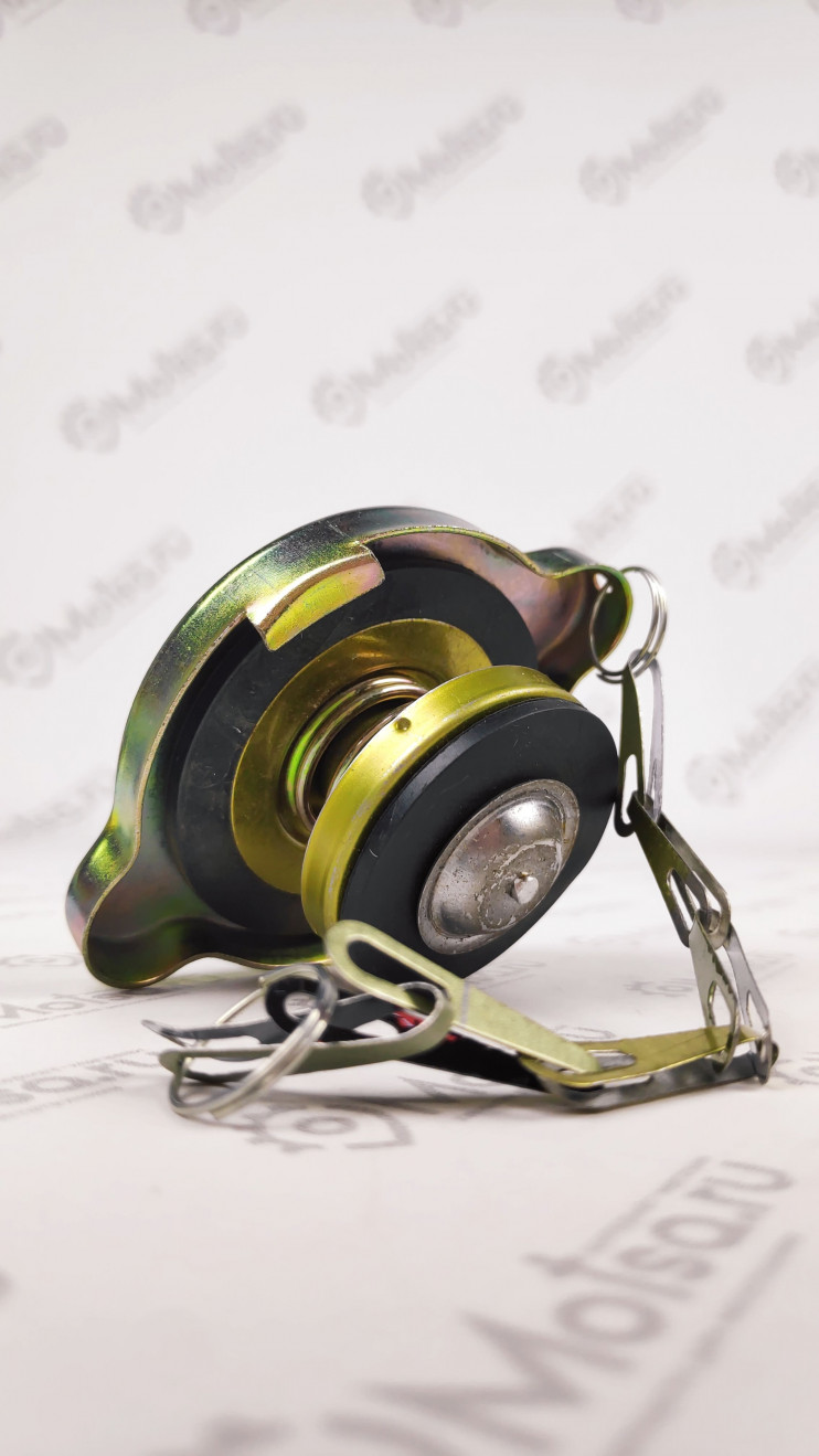 Крышка радиатора для двигателя R180