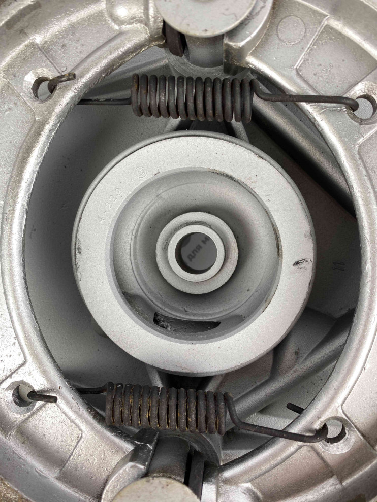 Барабан Иж переднего тормоза в сборе с колодками (реставрация)