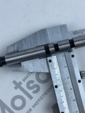 Ось вилочки Буран пер.передач коробки реверса  340600068