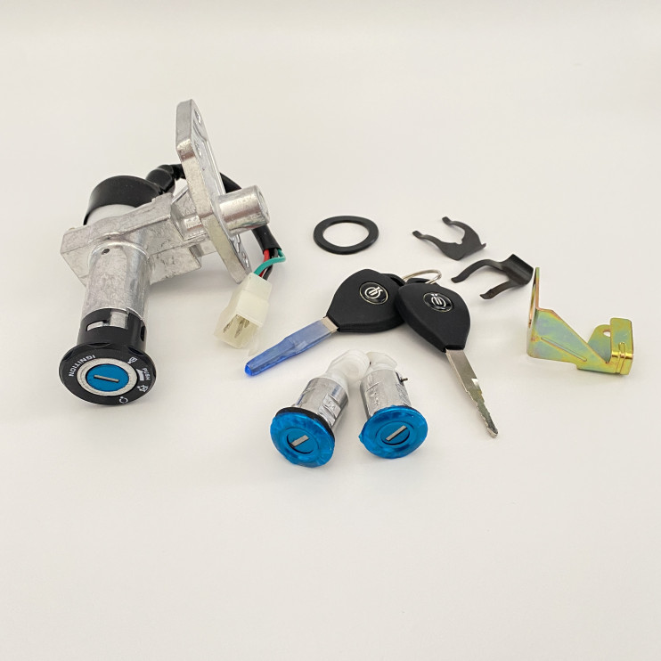 Замок зажигания FT50QT-10 (+замок бардачка+багажника)