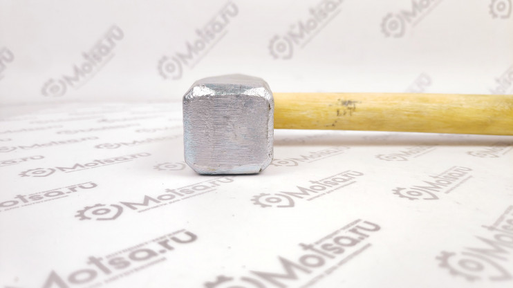 Молоток 600 гр. квадратный