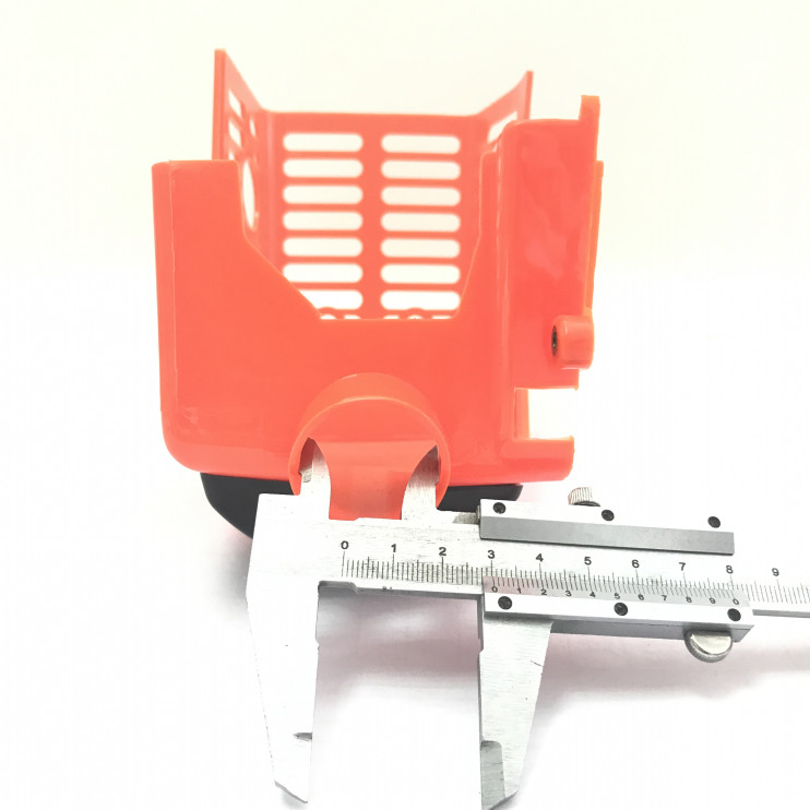 Кожух защитный цилиндра мотокосы GBC-026 дефлектор с крышкой