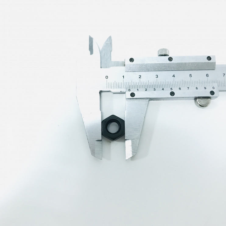 Винт регулировки зазора клапанов двигателя R180