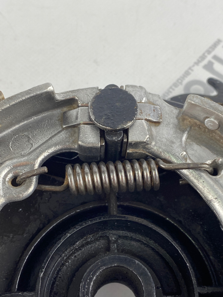 Барабан тормозной передний в сборе с колодками Муравей (реставрация)