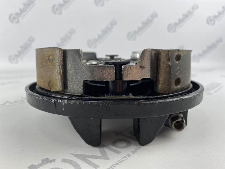 Барабан тормозной передний в сборе с колодками Муравей (реставрация)