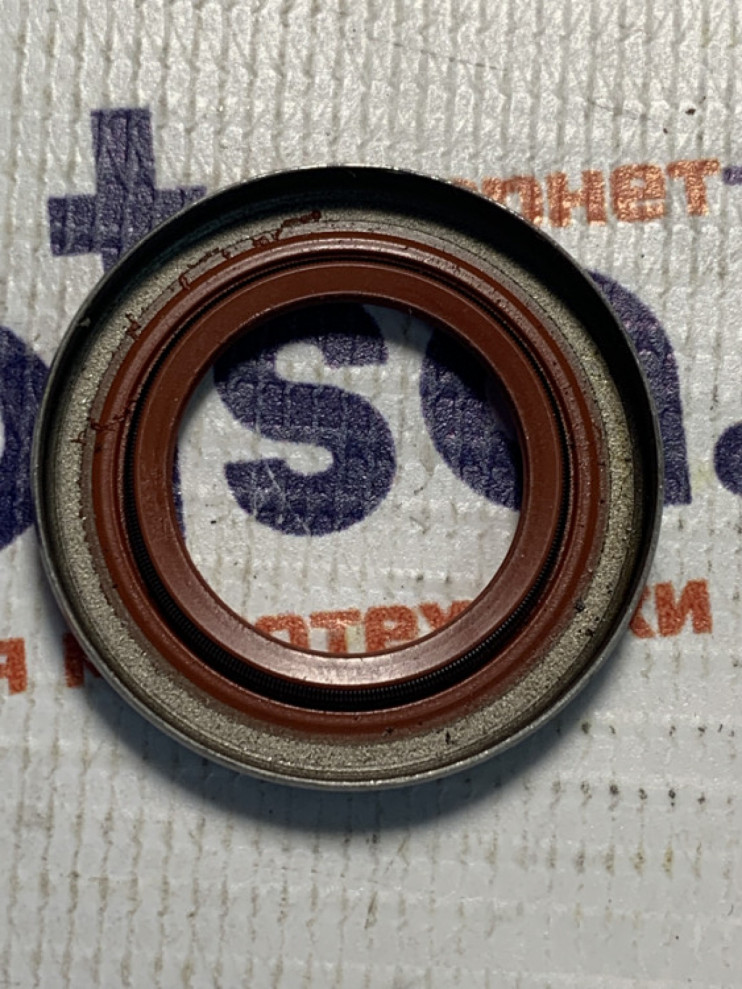 Сальник коленвала Stihl 440 18х296х53 правый