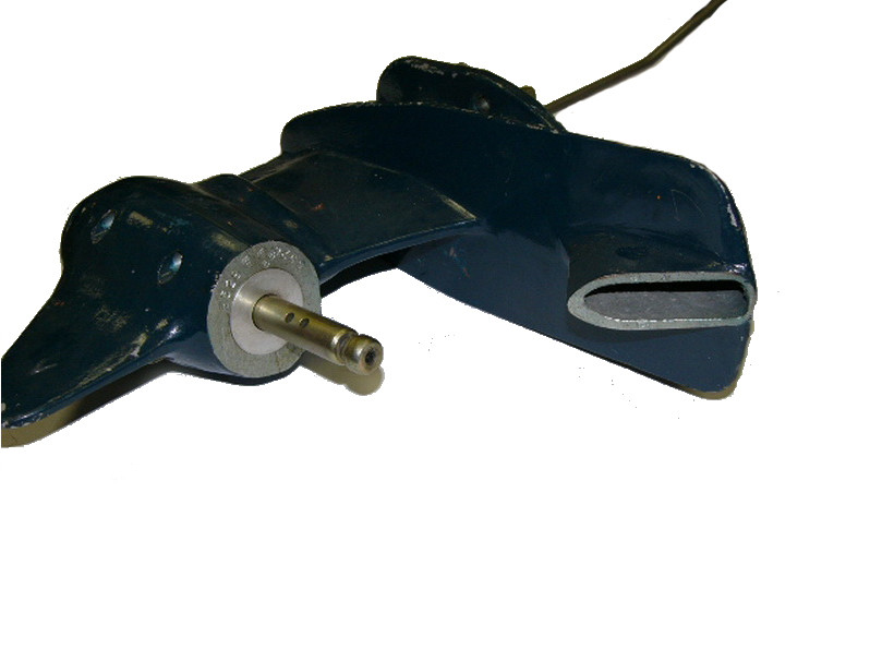 Редуктор лодочного мотора для триммера. Редуктор лодочного мотора вихрь 30. Винт на вихрь 30. Редуктор плм вихрь 30. Мотор вихрь 30 редуктор.