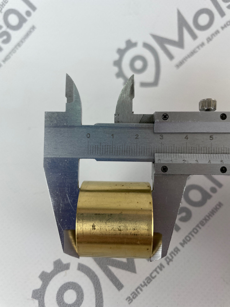 Втулка шатуна коленвала двигателя R190, R195