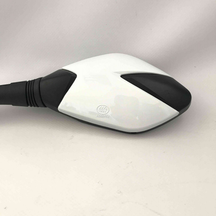 Зеркала 146 пластик пятиугольные белые с черными вставками d8