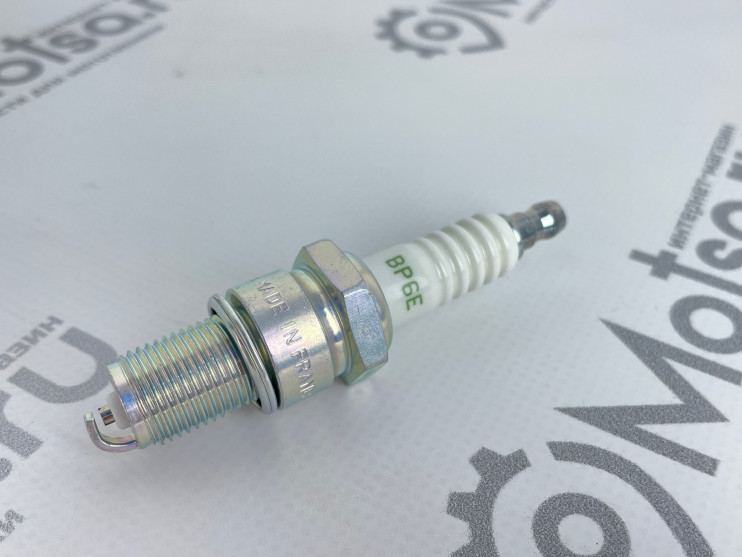 Свеча NGK BP6E оригинальная (5637/7529) (аналог А-17ДВ1)