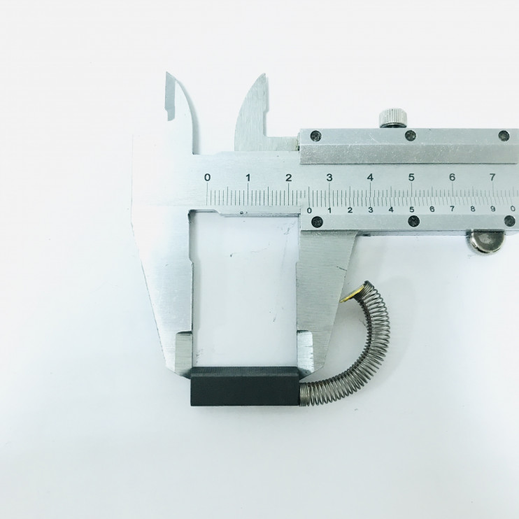 Щетки 422 6х8х25