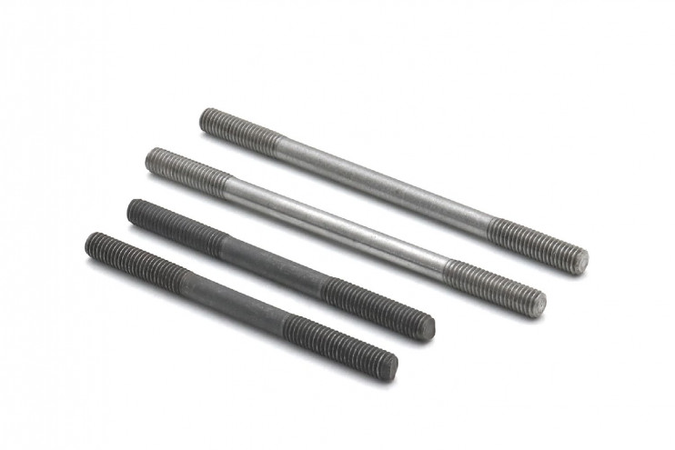 Шпилька Бензопила Урал 2 дл.+ 2 кор.