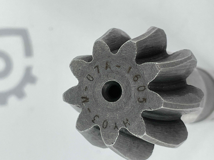 Вал промежуточный КПП SR1Z-135Е