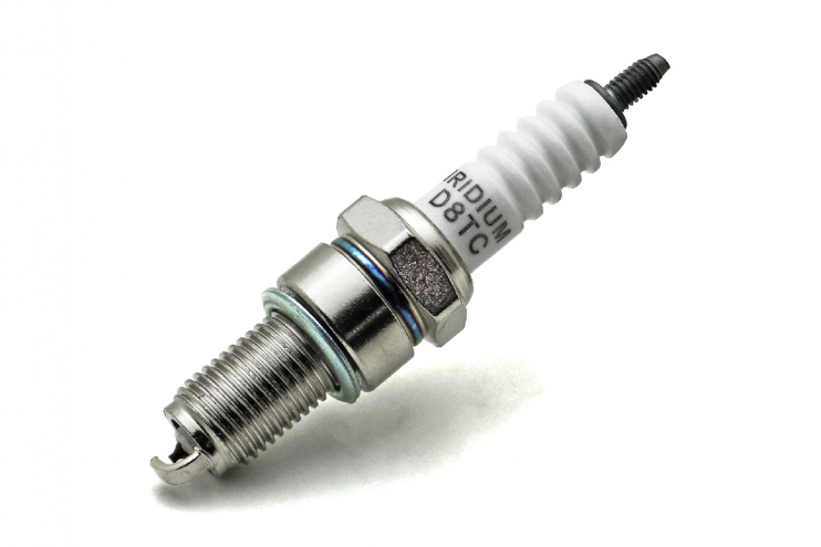 Свеча honda D8TC