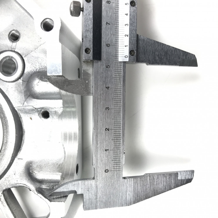 Картер правый Альфа под кпп с сепараторами 70-110cc серебро