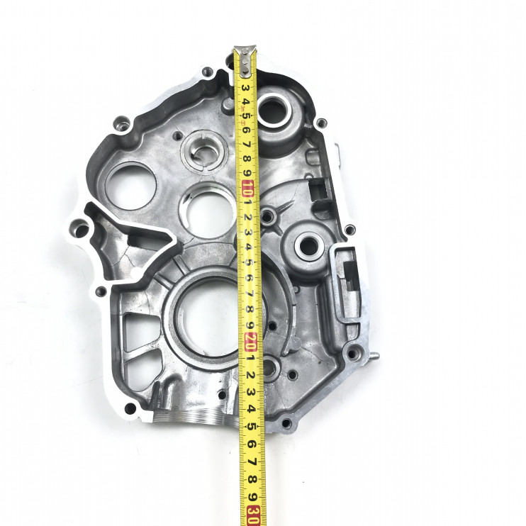 Картер правый Альфа под кпп с сепараторами 70-110cc серебро