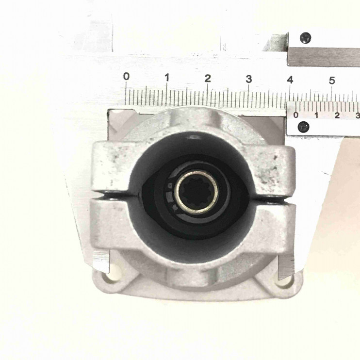 Редуктор верхний в сборе мотокосы BC/GBC-026 (26мм) (9 шлицов) (сцепление в сборе)