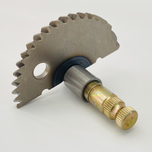 Вал кикстартера скуктер R12 с сектором