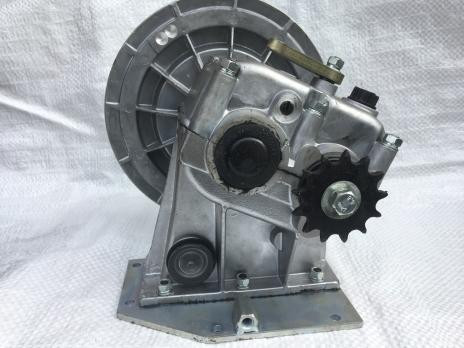 Коробка реверса мотобуксировщика с натяжным устройством