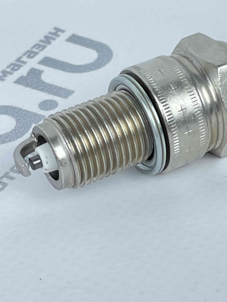 Свеча Буран DENSO W20EPR-U  3047 аналог  NGK BP6ES