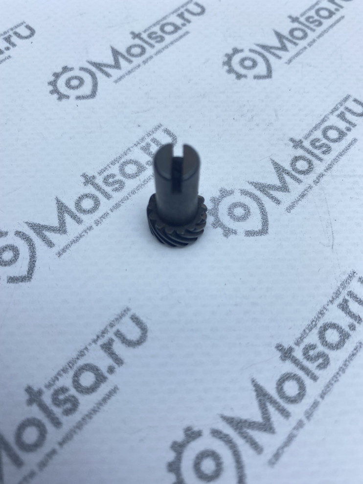 Шестерня натяжителя цепи Champion 137 171372142