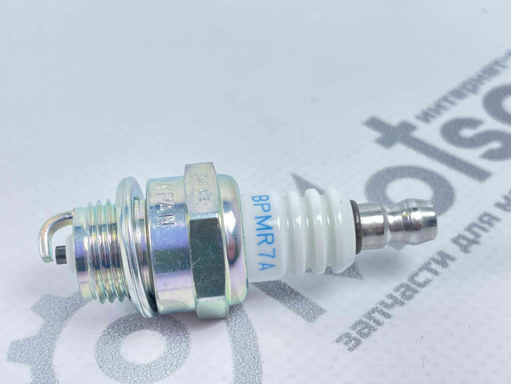 Свеча NGK BPMR7A оригинальная (4626) (б/пила) (короткий изолятор)