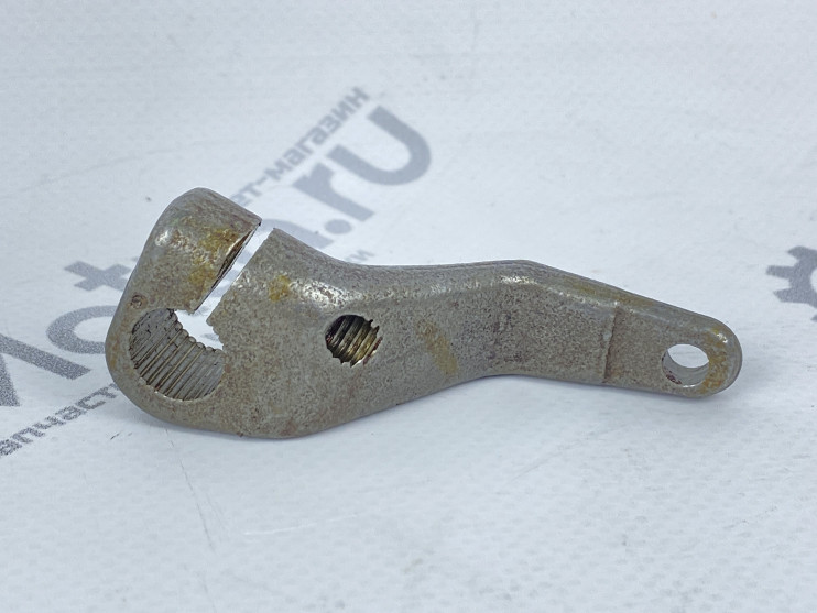 Рычаг включения заднего хода на редуктор