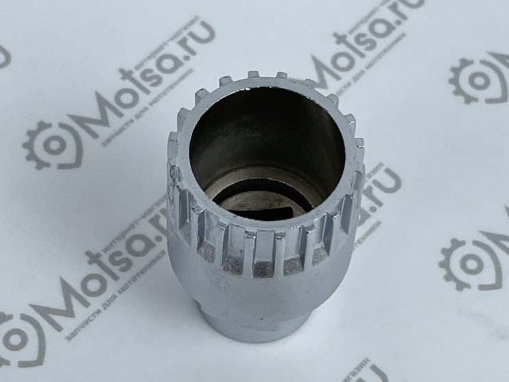 Съемник каретки-картриджа Shimano под ключ 24 и квадрат 1-2