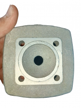 Головка цилиндра прямое отверстие под свечу веломотор F50-F60