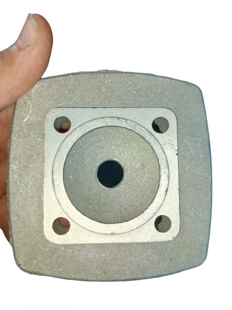 Головка цилиндра прямое отверстие под свечу веломотор F50-F60