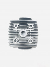 Головка цилиндра прямое отверстие под свечу веломотор F50-F60