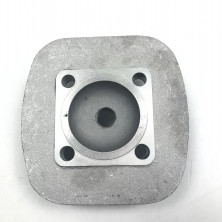 Головка цилиндра прямое отверстие под свечу веломотор F80