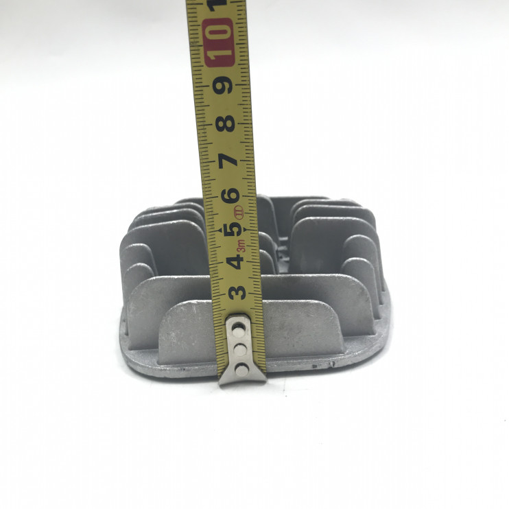 Головка цилиндра прямое отверстие под свечу веломотор F80