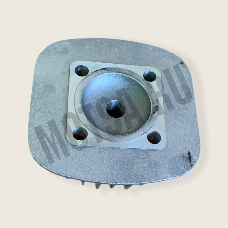 Головка цилиндра прямое отверстие под свечу веломотор F80