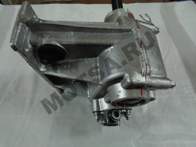 Коробка снегоход Буран реверса старого образца (короткий вал червячный) (110603190) с приводом спидометра