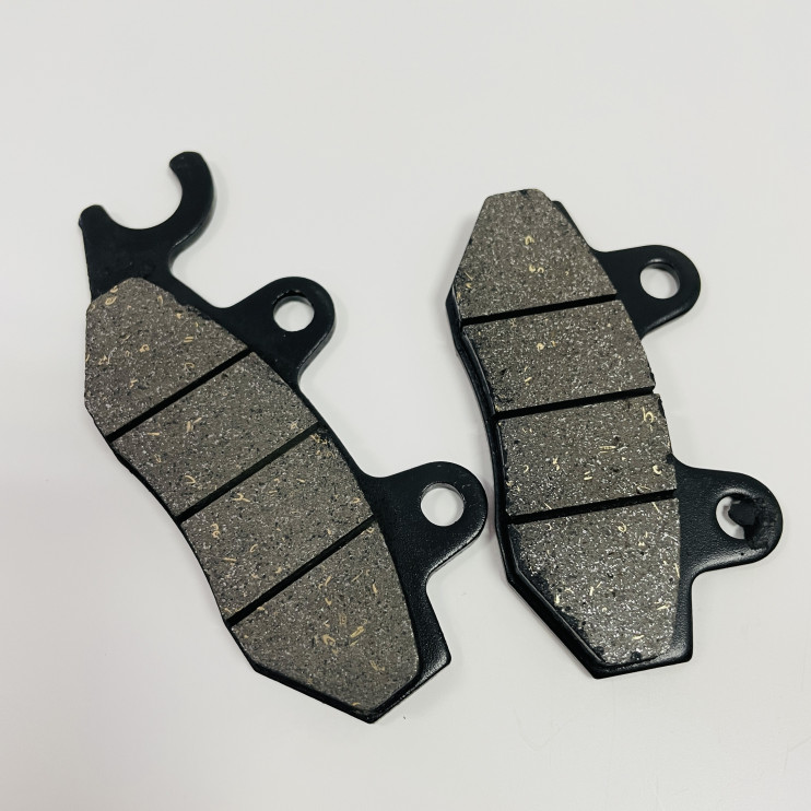 Колодки тормозные дискового тормоза FT50QT-4, -4А (пара) (с левым ухом)