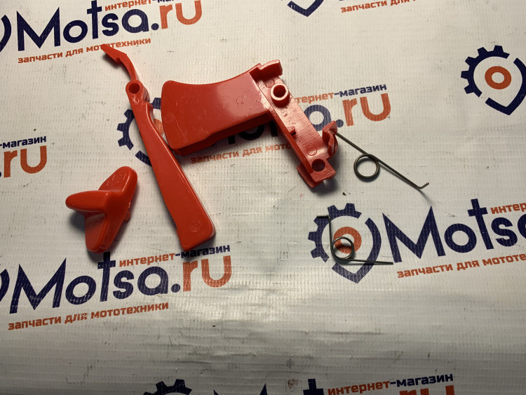 Курок газа мотокосы BC/GBC-033/043/31F в сборе Н/О (3 пружины, курок ...