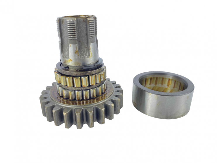 Вал Восход вторичный 24 зуба с подшипником