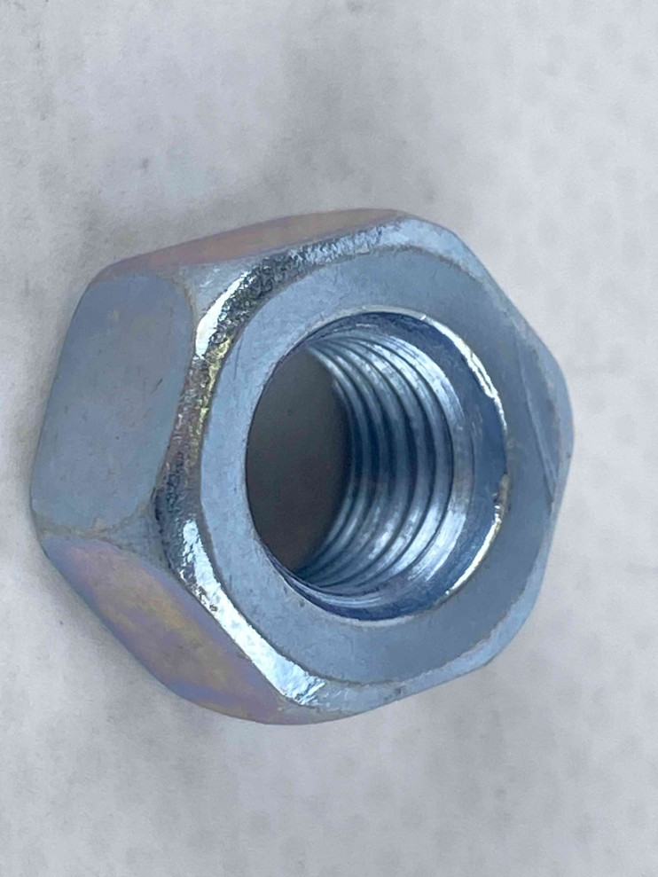 Гайка крепления ножа мотокосы М10 левая резьба универсальная (М10*1,25)