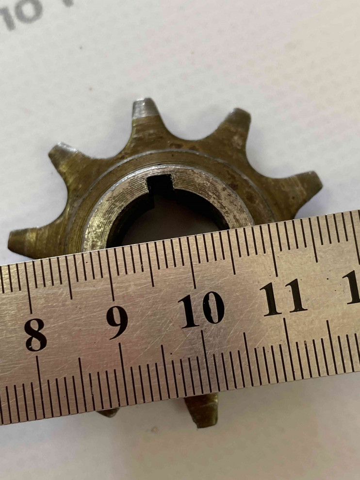 Звезда ведущая веломотор F50-F80 под шпонку