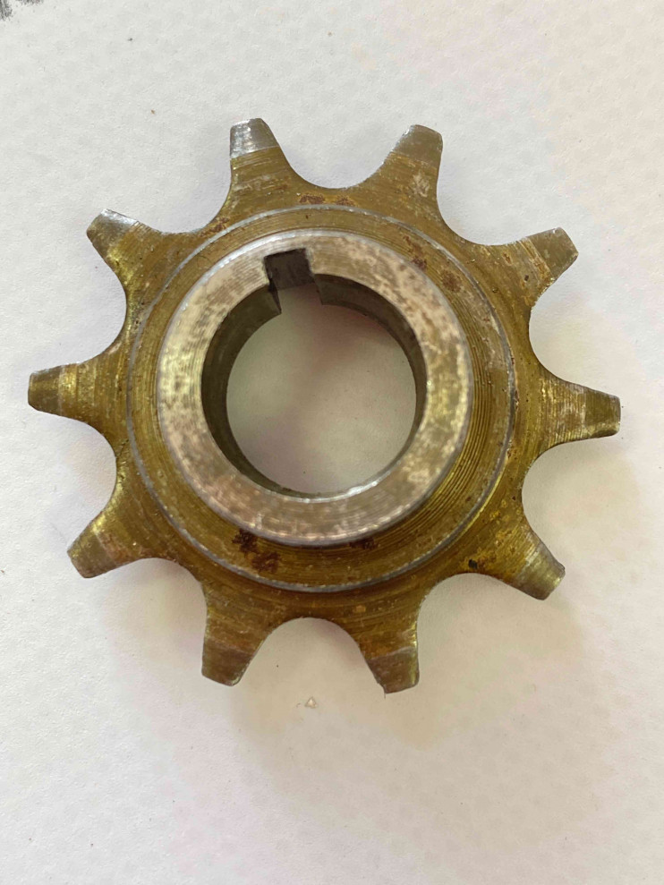 Звезда ведущая веломотор F50-F80 под шпонку