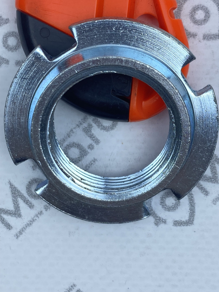 Гайка регулировочная рулевой колонки трицикл LF200ZH-2