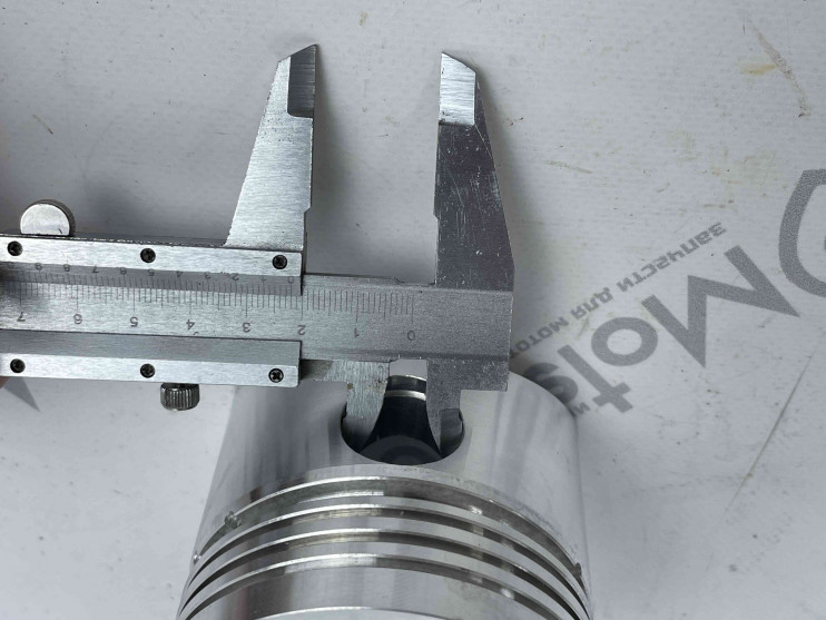 Поршень голый R180