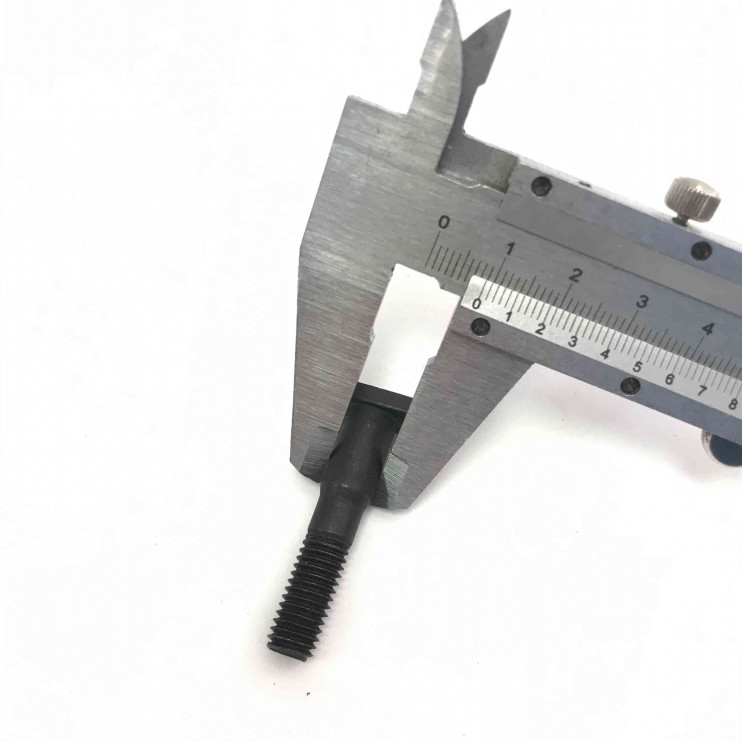 Шпилька шины Husqvarna 365 372