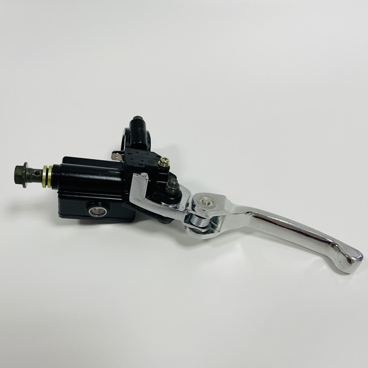 Рычаг тормоза правый (с главным цилиндром гидравлики) (складной) TTR 125
