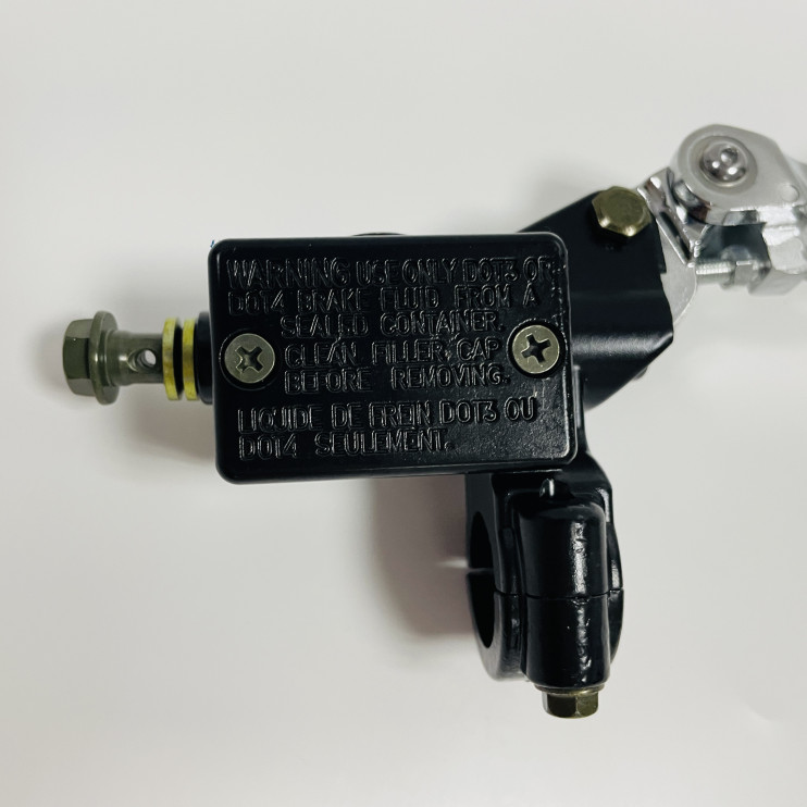 Рычаг тормоза правый (с главным цилиндром гидравлики) (складной) TTR 125