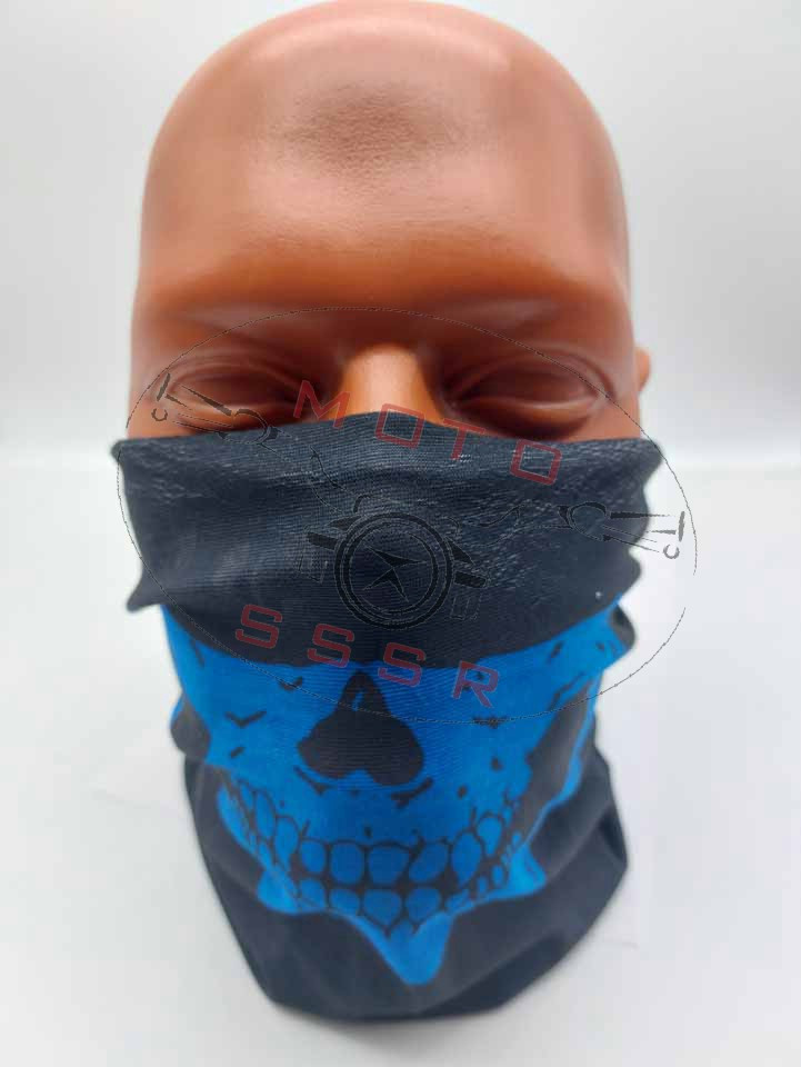 Мaскa для лицa синий череп нa черном фоне
