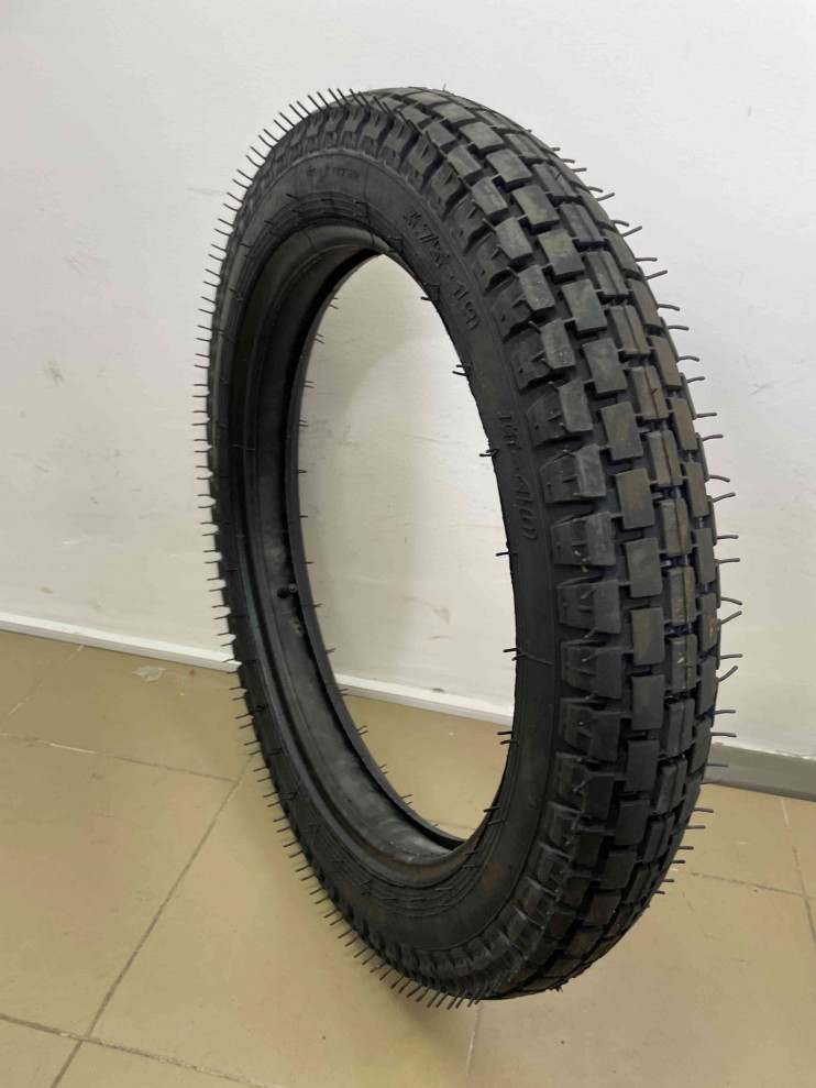 Покрышкa ПетроШинa И-40 3, 75-19 Урaл с кaмерой