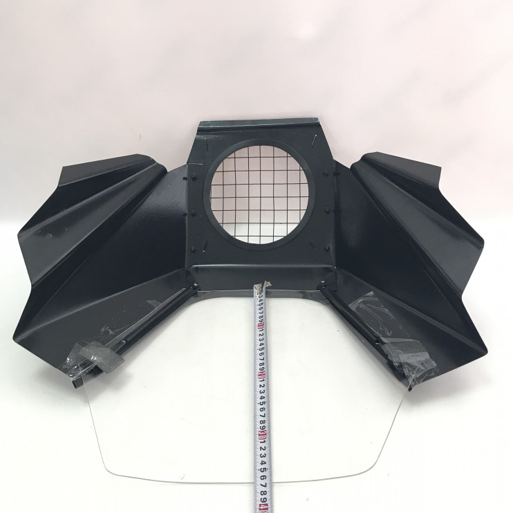 Щиток ветровой 01 с решеткой черный